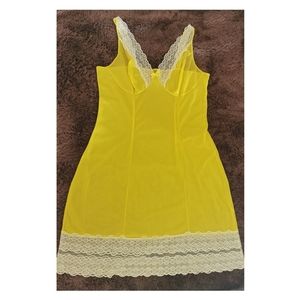 Vintage yellow slip sheer lace trimmed dress women's large marked size 44